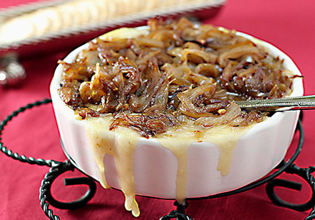 Baked Brie with Caramelized Onions