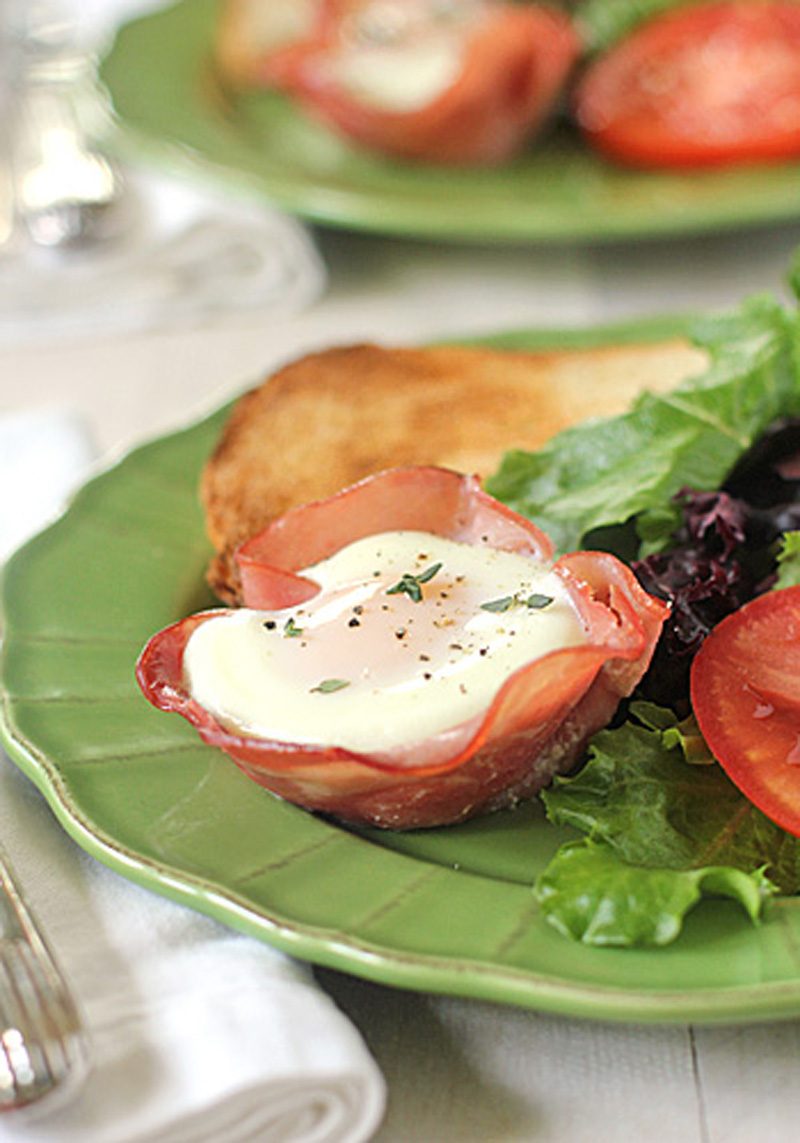 Baked Eggs in Ham Cups