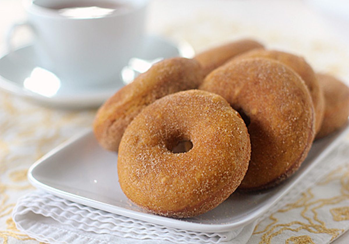 Easy Baked Pumpkin Cake Doughnuts