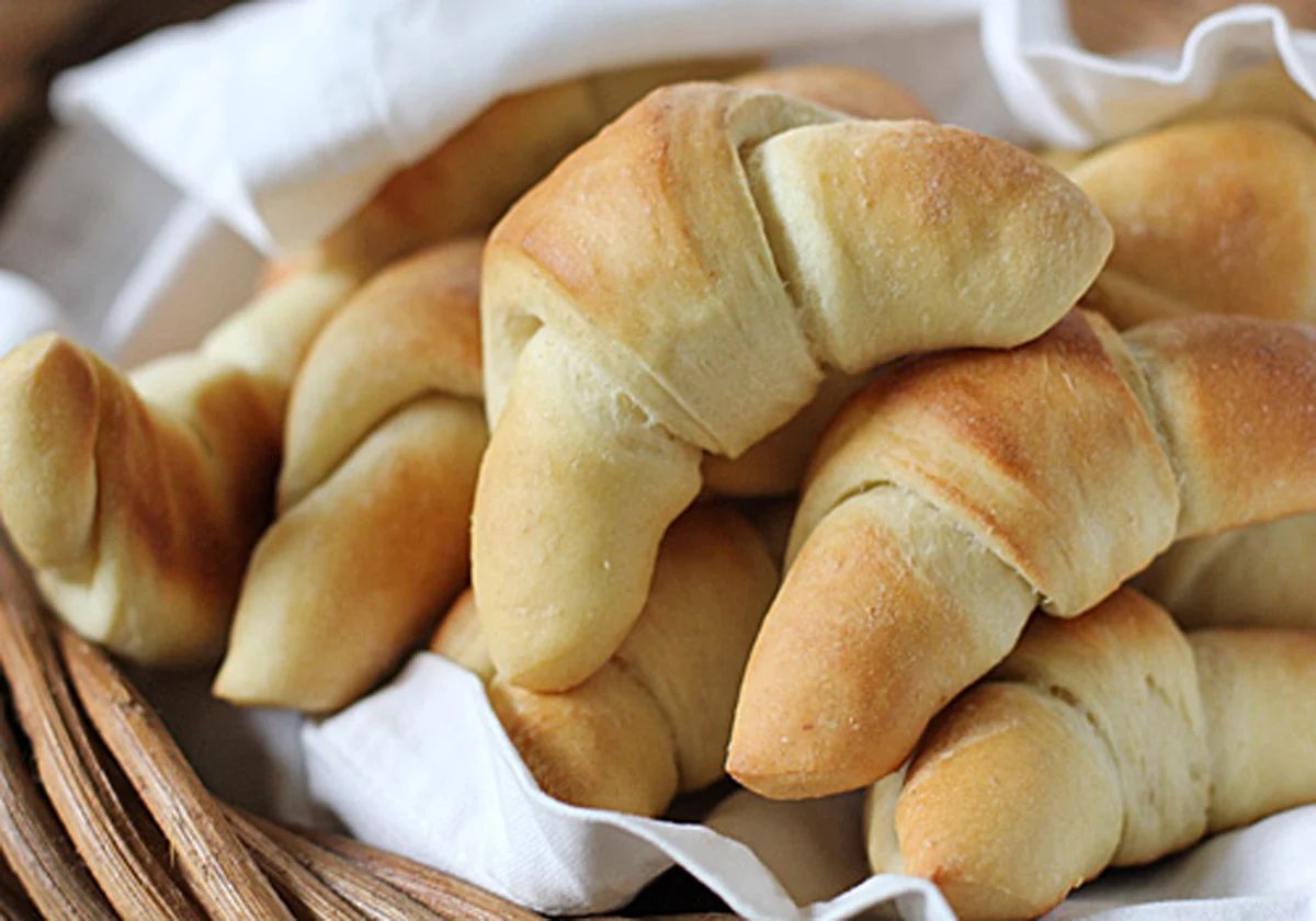 Butter Horn Rolls