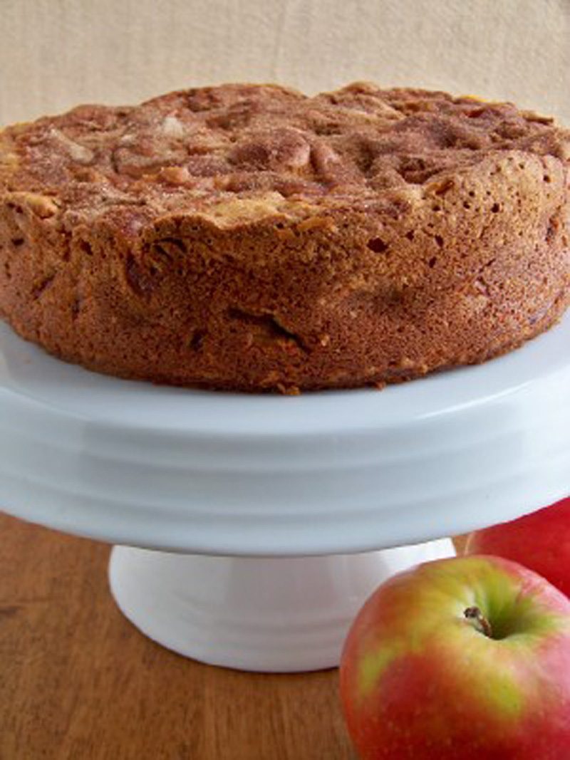 Low-Fat Cinnamon Apple Cake