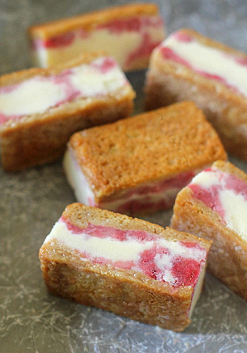 Frozen Yogurt Sandwiches with Strawberry Swirl