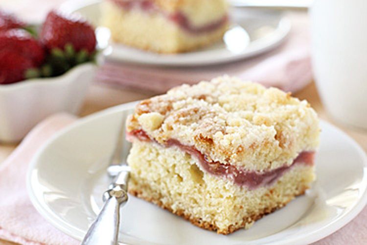 Strawberry Rhubarb Coffee Cake