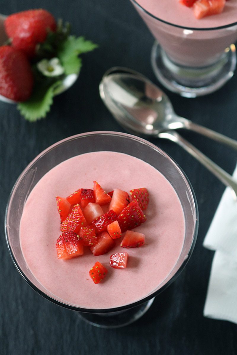 Strawberry Mousse with Frozen Strawberries